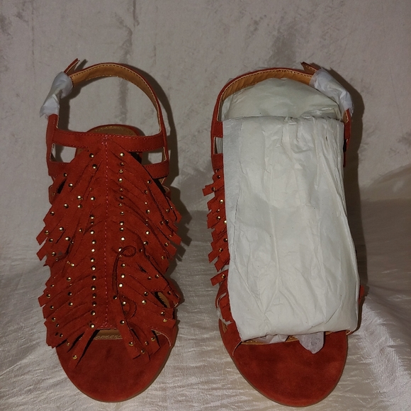 Izabella Rue - Picture 5 of 5